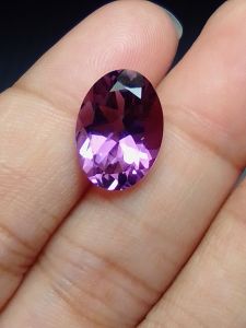 Natural kecubung batu oval 5.20 ct