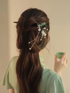TRÂM CÀI TÓC HOA LAN CHUÔNG CỔ TRANG TẶNG HỘP ĐỰNG