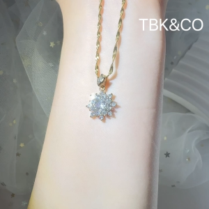 TBK 18K Gold Hayame Pendant Necklace For Women Accessories 669N