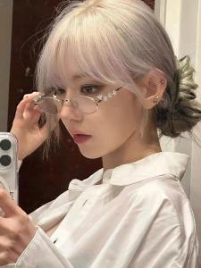 Fashionable Small Frame Metal Glasses Womens Photography Props Diamond Embedded Retro Style Elegant Looking 2024 New Model