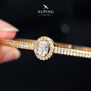 Xuping Gelang Bangle Mata Gemma Motif Oval Lapis Emas 0131241141