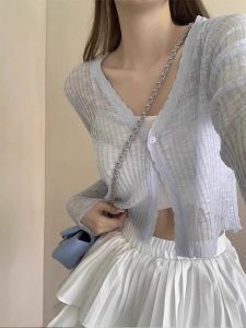 เสื้อคาร์ดิแกนถักแขนยาวคอวีสีน้ำเงินสำหรับผู้หญิงในช่วงฤดูร้อน เสื้อคลุมบาง เสื้อคลุมแขนสั้น ผ้าลูกไม้ ผ้าชีฟอง สไตล์เกาหลี