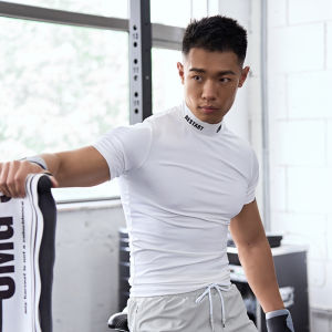OmG Trendy Brand Mens Short Sleeve Training T-shirt Quick Dry High Elasticity Fitness Clothing Breathable Moisture Wicking Yoga Gym Workout Shirt