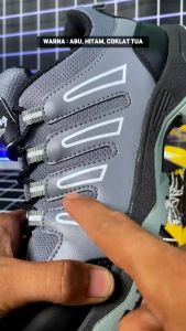 Sepatu Hiking Pria G-18 & Sepatu Kerja Lapangan Casual\\n\\n Apa Itu Sepatu Hiking Pria G-18?\\n\\n Spesifikasi dan Keunggulan\\n\\nSepatu Hiking Pria G-18 adalah sepatu hiking berkualitas tinggi yang dirancang khusus untuk pria yang suka berpetualang di alam terbuka. Dengan desain yang ergonomis dan bahan yang kuat, sepatu ini menawarkan dukungan dan kenyamanan maksimal selama perjalanan panjang. Beberapa keunggulan dari sepatu ini adalah:\\n\\n- Sol yang tahan lama dan anti slip, memberikan traksi optimal di berbagai permukaan\\n- Bahan upper yang bernapas, menjaga kaki tetap kering dan segar\\n- Desain yang ringan dan fleksibel, memudahkan gerakan\\n\\n Kegunaan dan Fungsi\\n\\nSepatu Hiking Pria G-18 cocok digunakan untuk berbagai aktivitas outdoor, seperti:\\n\\n- Trekking di gunung atau hutan\\n- Camping di alam terbuka\\n- Berjalan-jalan di taman nasional atau kawasan hutan\\n\\n Kenapa Pilih Sepatu Kerja Lapangan Casual?\\n\\n Kenyamanan dan Daya Tahan\\n\\nSepatu kerja lapangan casual adalah pilihan tepat untuk mereka yang bekerja di luar ruangan dan membutuhkan sepatu yang nyaman dan tahan lama. Beberapa keunggulan dari sepatu ini adalah:\\n\\n- Sol yang kuat dan tahan lama, cocok untuk berjalan jauh\\n- Bahan upper yang bernapas, menjaga kaki tetap kering dan segar\\n- Desain yang ringan dan fleksibel, memudahkan gerakan\\n\\n Desain dan Fitur\\n\\nSepatu kerja lapangan casual memiliki desain yang menarik dan fungsional, dengan fitur-fitur yang memudahkan penggunaannya dalam berbagai situasi. Beberapa fitur yang ditawarkan adalah:\\n\\n- Sol yang anti slip, memberikan traksi optimal di berbagai permukaan\\n- Desain yang ergonomis, memberikan dukungan dan kenyamanan maksimal\\n- Ukuran yang tersedia dari 39 hingga 43, sesuai dengan berbagai ukuran kaki\\n\\n Ukuran dan Ketersediaan\\n\\n Sepatu Casual Ukuran 39-43\\n\\nSepatu kerja lapangan casual tersedia dalam ukuran 39 hingga 43, sehingga cocok untuk berbagai ukuran kaki. Ukuran yang tepat akan memberikan kenyamanan maksimal saat digunakan dalam berbagai situasi.\\n\\n Sepatu Tahan Lepas untuk Pria\\n\\nSepatu kerja lapangan casual dirancang untuk pria yang bekerja di luar ruangan dan membutuhkan sepatu yang tahan lama dan nyaman. Dengan desain yang ergonomis dan bahan yang kuat, sepatu ini menawarkan dukungan dan kenyamanan maksimal selama perjalanan panjang.\\n\\n Cara Merawat Sepatu Hiking dan Kerja Lapangan Casual\\n\\n Tips Perawatan dan Penyimpanan\\n\\nAgar sepatu hiking dan kerja lapangan casual tetap awet dan tampil bagus, ada beberapa tips perawatan dan penyimpanan yang bisa dilakukan, seperti:\\n\\n- Bersihkan sepatu setelah digunakan dengan lap kering atau sikat lembut\\n- Jangan mencuci sepatu dengan air, karena bisa merusak bahan dan solnya\\n- Simpan sepatu di tempat yang kering dan tidak terkena sinar matahari langsung\\n\\n Solusi Masalah Umum\\n\\nBerikut adalah beberapa solusi masalah umum yang sering dialami pengguna sepatu hiking dan kerja lapangan casual:\\n\\n- Jika sepatu terasa ketat atau tidak nyaman, cobalah menggunakan kaus kaki tebal atau sepatu dengan ukuran yang lebih besar\\n- Jika sepatu mudah rusak atau aus, pastikan untuk membersihkan dan menyimpannya dengan benar\\n- Jika sepatu terasa basah atau tidak nyaman, pastikan untuk mengeringkannya dengan baik sebelum menyimpannya\n}