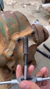 8PCS/SET Screw Extractor Damaged Screws Bolts Broken Pipes Remover Extractor with Storage Case Pemutar Paip Patah