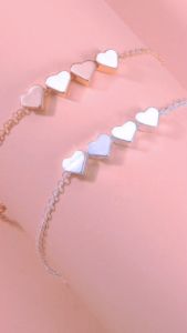 Gelang Tangan Wanita Populer Berbentuk Hati Sederhana Bahan 100% Titanium Tahan Karat dan Pudar