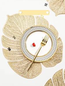 European Hollowed Out Flower Dining Mat Desktop Decoration Anti Slip And Heat Insulation Mat Light Luxury Western Dining Mat