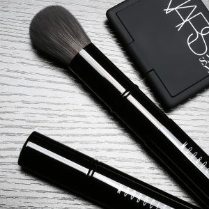 Moobocler Blush Brush Wool Portable Models Retractable Soft Animal Hair Small Makeup Brush with Lid