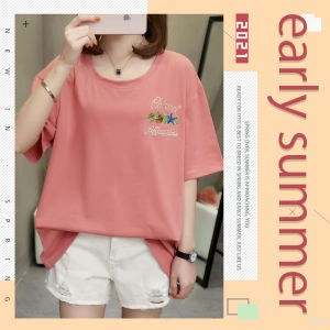 QDshop เสื้อยืดคอกลมแขนสั้นสีพื้น แต่งลายตรงหน้าอกเล็กน้อย ดูเรียบๆดีมีสเน่ห์แมทช์แต่งตัวง่ายเข้ากับทุกสไตล์การแต่งตัวใส่ได้ทุกโอกาส