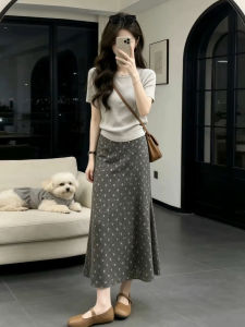 SUSIEYUAN | Bộ Áo Thun và Chân Váy Dài Hoa Văn Nữ