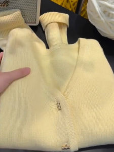 Soft Thickened V-Neck Knitwear Womens Autumn Winter Milk Yellow Loose Fit Long Sleeve round Neck Single Button Pure Color Sweater