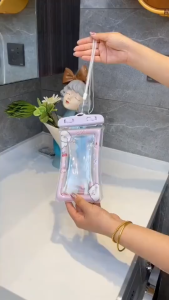 TÚI ĐIỆN THOẠI CHỐNG NƯỚC PHAO NỔI COMBO 3 HOẠT HÌNH CUTE – BAO CHỐNG NƯỚC CẢM ỨNG ĐI BIỂN HỒ BƠI