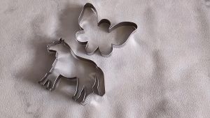 Cookie Cutter Cetakan Kue Bentuk Kuda dan Kupu-Kupu Stainless