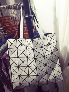 Fashionable Geometric Laser Cutout Foldable Ladies Handbag Single Shoulder Bag Soft Polyester Lining Zipper Closure Casual Use