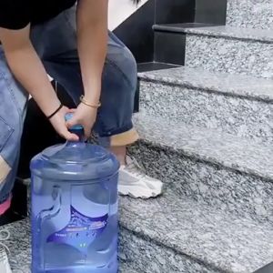 Alat Pengangkat Galon Air Dual Handle: Solusi Praktis