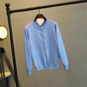 เสื้อสเวตเตอร์ถักแขนยาวทรงสั้น 2025 สำหรับผู้หญิง คอตั้ง ปุ่มมุก แจ็คเก็ตถักฤดูใบไม้ผลิ 2025 เสื้อสเวตเตอร์ถักคอตั้งเปิด