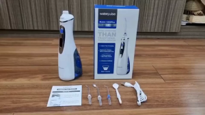 Máy Tăm Nước Cầm Tay Waterpluse V400 Plus. Dung tích 240ml. Pin Lithium 2000mah