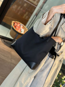 Large Capacity Oxford Cloth Nylon Womens Tote Bag 2025 New Commuter Single Shoulder Lightweight Versatile Tote Bag