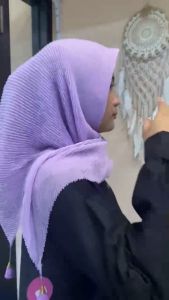 Hijab Segiempat Plisket Polycotton Tassel Pom-Pom Premium