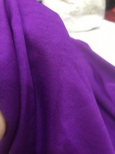 vải lụa tằm ướt loại 1 _( khổ 1m5) dày vừa mềm rũ co dãn nhẹ màu tím huế  may đầm váy áo dài