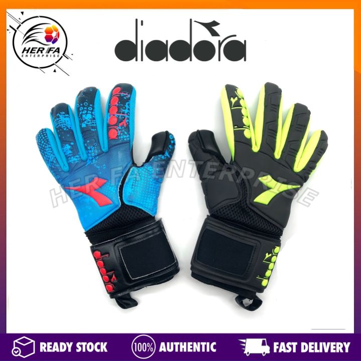 DIADORA DGG 7045 Football Goalkeeper Glove with Fingersave Match Glove