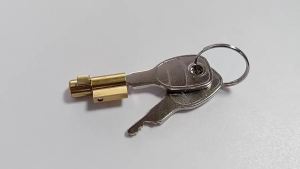 Anti-theft Trailer Coupling Hitch Lock with 2 Keys RV Caravan Coupler Head Security Lock