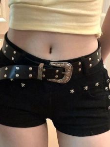 กางเกงยีนส์เอวต่ำเซ็กซี่สำหรับผู้หญิง กางเกงขาสั้นฤดูร้อน เอวสูง ทรงเข้ารูป ดีไซน์พิเศษ สไตล์อเมริกัน กางเกงขาสั้นสำหรับผู้หญิง