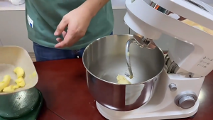 เครื่องตีแป้ง เครื่องผสมอาหาร mixer แบบตั้งโต๊ะ เครื่องผสมอเนกประสงค์  11 ลิตร รุ่น SK-269 ปรับได้ 6 ระดับ ถ้วยขนาดใหญ่