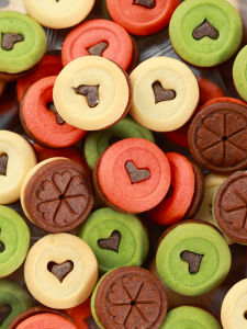 XUNCUIJI | Chocolate Heart Macaron Filled Cookies