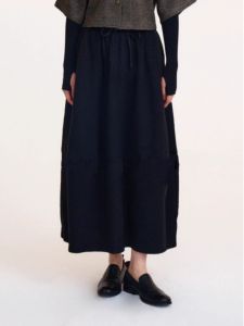 กระโปรงทรงเอผ้าโพลีเอสเตอร์ทรงเอแฟชั่นฤดูใบไม้ร่วงปี 2024 กระโปรงทรงเอเข้ารูปสำหรับฤดูหนาว กระโปรงยาวทรงเอเข้ารูป