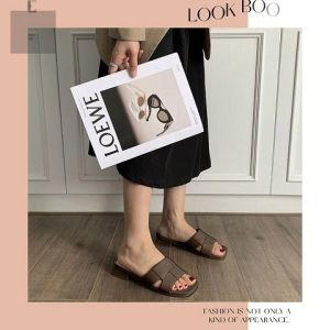 LKfashion  พร้อมส่ง รองเท้าแตะแฟชั่นเสริมส้น ทรงสวยหรูดูแพง วัสดุเป็นยางน้ำหนักเบาสีโทนสุภาพมีให้เลือก4สีสวยๆใส่เที่ยวใส่ออกงานคือเริ่ด ตำด่วน