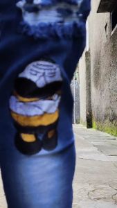 CELANA JEANS PANJANG SOBEK SOBEK / CELANA PANJANG EMBLEM BORDIR SOBEK / CELANA TERLARIS PRIA SOBEK EMBLEM BORDIR