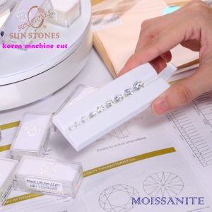 เพชรโมอีส (D:ColorVVS1)โมซาไนท์ พร้อมใบเซอร์ ก้อนอเมริกา เพชรสังเคราะห์ ROUND Korea Machine Cut Moissanite Diamond ราคาต่อ1กะรัต
