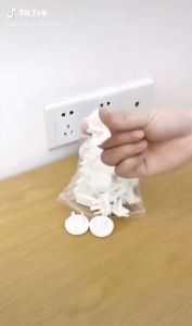 nút chặn ổ điện 2 chấu - nút bịt ổ cắm điện an toàn cho bé yêu
