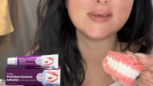 Premium Denture Adhesive 40g Denture Adhesive Cream with Applicator Brush Strong Hold for Dentures Comfort Fit Enhances Smile and Chewing Experience CBS-PH