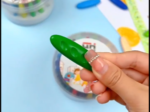 สีเทีย สีเทียนปลอดสารพิษ สีเทียนเด็กปลอดสารพิษ Silky Crayons ของเล่นระบายสีเด็กเสริมพัฒนาการ สีเทียนวาดรูป 12/24สี