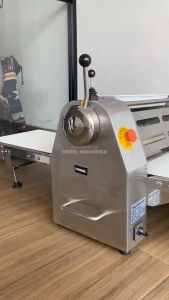 OSSEL Dough Sheeter Penipis Adonan Listrik Pendek Table Top OS-YBTSB400 OSSEL