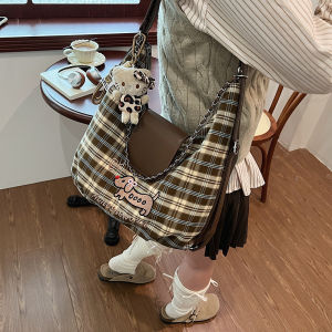 American Retro Large Capacity Plaid Tote Bag for College Students Womens Single Shoulder Bag Versatile Commuter Bucket Bag