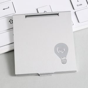 กระจกแต่งหน้าพกพาสำหรับผู้ชาย กระจกแต่งหน้าในห้องน้ำแบบเคลื่อนที่ กันกระแทก ทนทาน สำหรับนักเรียน หอพัก เครื่องตัดขนหนวด