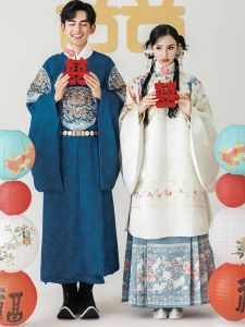 2023 ใหม่วินเทจจีนราชวงศ์หมิงแต่งงาน เดรส สตูดิโอถ่ายภาพคู่ยิง < Ne2> เครื่องแต่งกายสีแดงฝุ่นรัก < Ne3>