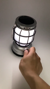 Đèn Bão Sạc Pin Năng Lượng Mặt Trời Cắm Trại Dã Ngoại Du Lịch Đi Rừng