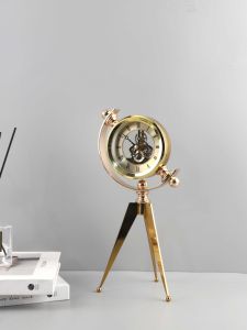 Modern Simple Retro Mechanical Desk Clock Home Decorations Living Room Bedroom Hotel Desktop Ornaments Creative Metal Glass