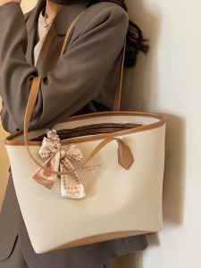 Fancy Fashion Large Capacity Bag 2024 New Arrival Popular All-Matching Layered Shoulder Compartment Commuter Bag Tote Bag