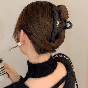 Yin Wei Black Large Hair Claw for Women Elegant Letter Frosted Calw Hair Clip Women Vintage Ladies Shark Hair Clip