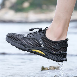 Mens Summer Sports Shoes Breathable Thin Hollow Mesh Outdoor Anti-Slip Waterproof Climbing Hiking Shoes Fashionable Casual Shoes