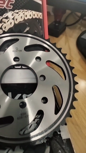 GEAR GIR GIGI TARIK BELAKANG PLUS RANTAI SET 43T-14T/428H-120L SATRIA FU 150 KUALITAS SUPER