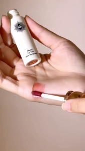 MYCA LIP MIRROR TINT ลิปทิ้นไมก้า ลิปเนื้อทื้นฉ่ำวาวติดทนทำให้ริมฝีปากอวบอิ่มสุขภาพดี มี 4 สีโทนสีใหเลือก