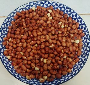 ถั่วลิสงคั่วไม่โรยเกลือ เหมาะสำหรับผู้ที่ต้องการลดปริมาณเกลือในร่างกาย คั่วด้วยเตาถ่าน คั่วใหม่ๆออเดอร์ต่อออเดอรแล้วส่งให้ลูกค้าในวันเดียวกัน น้ำหนัก 1 กิโลกรัม