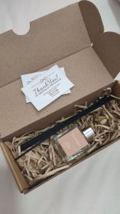 Floreaire Reed Diffuser 50ml Fragrance for Home Room Livingroom Bathroom & Workspace - Natural Reed Sticks - Elegant Glass Bottle - Neutral Color Scheme - Gift Box Packaging - Thank You Card Included