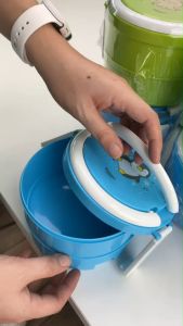 KD ปิ่นโต 2 ชั้น กล่องใส่อาหาร พลาสติก เข้าไมโครเวฟได้ สีสันน่ารัก ลาย Snow Party